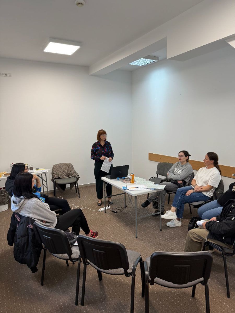 Zdjęcie: Warsztat z pośrednictwa i poszukiwania pracy w ramach projektu  „NOWE PERSPEKTYWY Z KLUBEM INTEGRACJI SPOŁECZNEJ W DĘBICY”