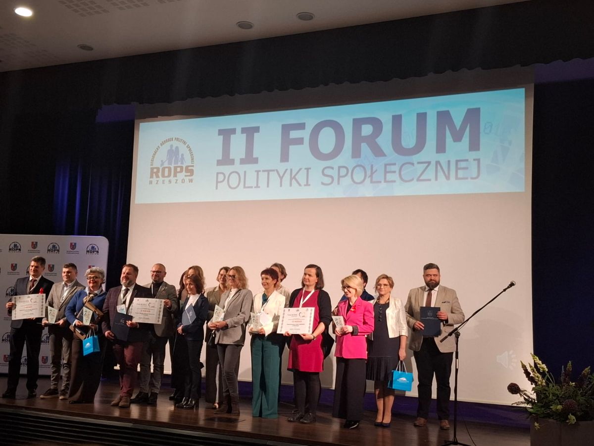 Zdjęcie: Miejski Ośrodek Pomocy Społecznej w Dębicy z wyróżnieniem w konkursie „Lider Pomocy Społecznej 2025”