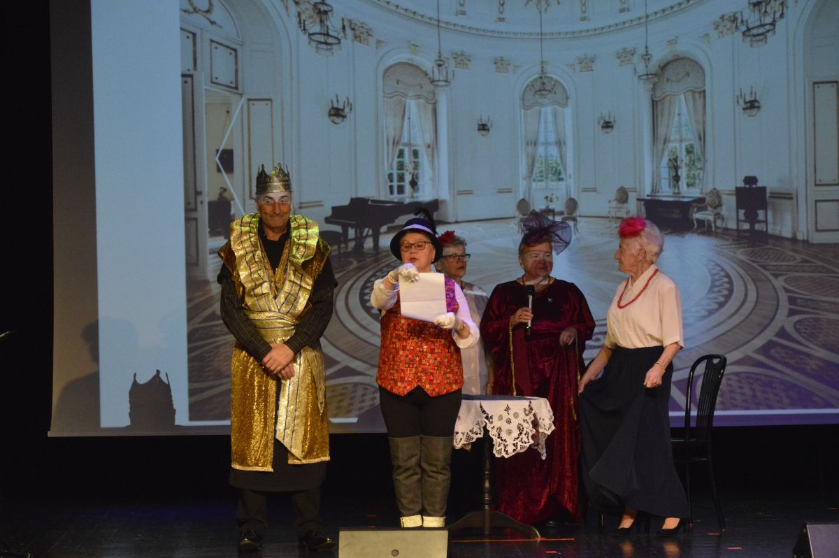 Galeria zdjęć: Jubileuszowy przegląd „Seniorzy Mają Talent” w Domu Kultury i Kinie Śnieżka