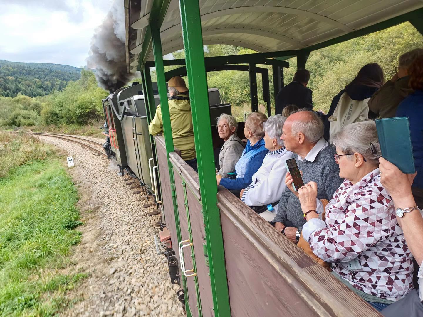 Zdjęcie: Seniorzy z Ośrodków Wsparcia Senior+ poznawali Bieszczady